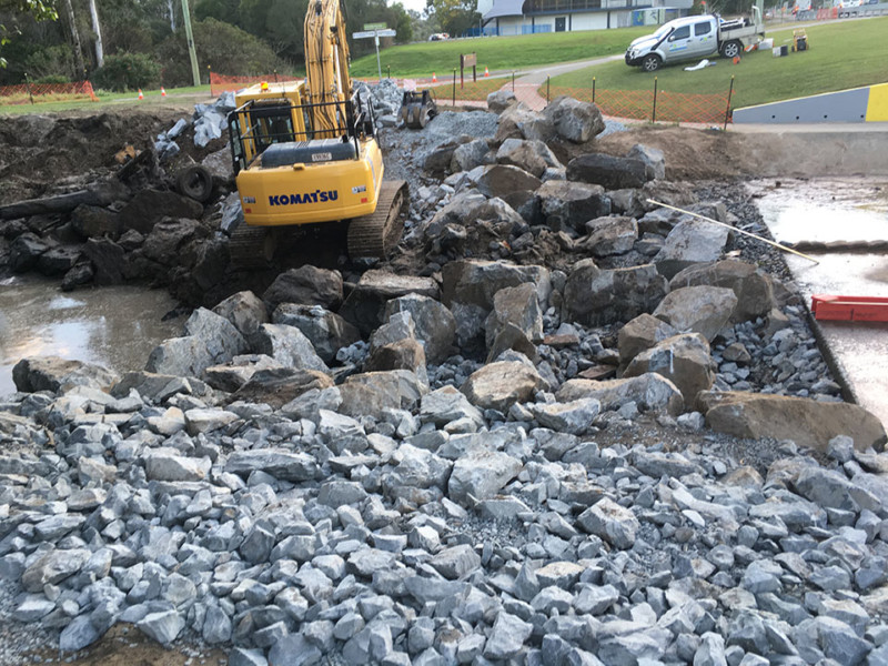 Slacks Creek Paradise Construction Excavator